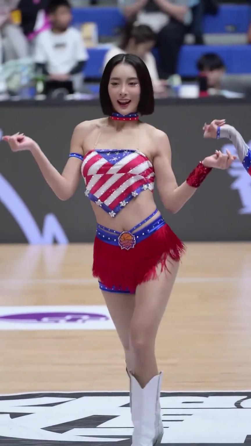 太離譜了 ！幾乎是完美女人！