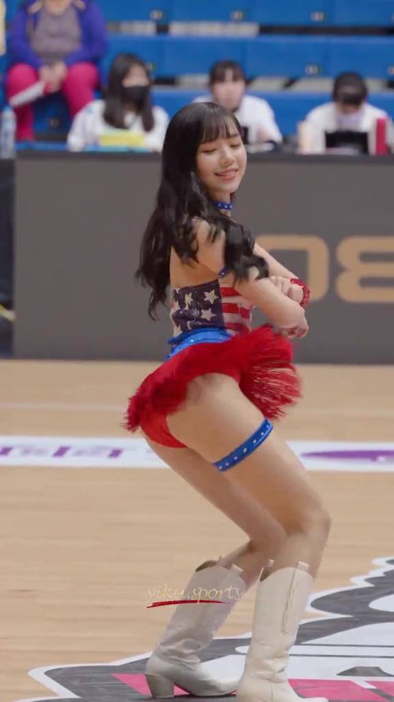 最好的啦啦隊小姐姐！自信，健康充滿活力！