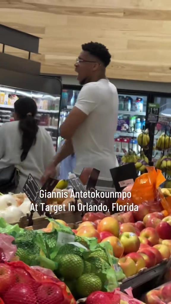 好男人??！字母哥在奧蘭多度假 陪妻子一起逛超市